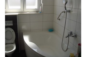 Hrvatska Privát Okrug Gornji, Eksterijer